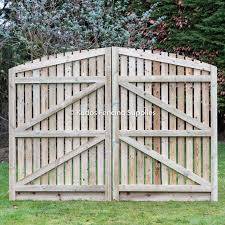 The frame should be about an inch smaller than the gate opening. Arch Top Wooden Palisade Driveway Gates Order Online Uk Delivery