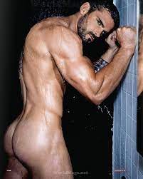 OMG, he's naked: English fitness model and professional rugby league  footballer Stuart Reardon - OMG.BLOG