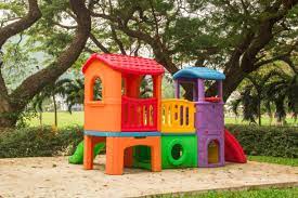 Plastic Playhouses Vs Wooden Playhouses