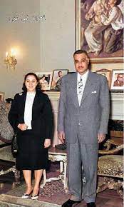 العراق - الرئيس جمال عبد الناصر مع الشاعرة نازك الملائكة | Facebook