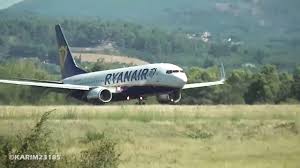 ryanair 737 800 at carconne lfmk