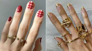 That dress, if paired with some gorgeous silver nail art, will nail your look. 49 Festive Christmas Nail Art Ideas 2020 Easy Holiday Nail Designs Allure