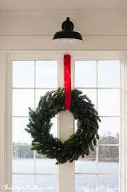 How To Hang A Wreath Without Damaging