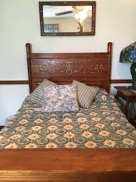 Antique 7ft Full Size Bed With Trundle