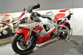Yamaha's r1 family brings genuine racebike fun to the unwashed masses for a price that belies their capabilities. Yamaha Yzf R1 Wikipedia