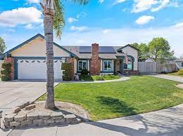 homes in hanford ca with pool