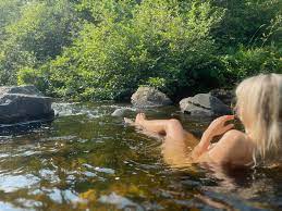 First time naked river bathing in the woods and it felt AMAZING