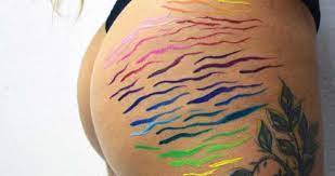 turning stretch mark into art and