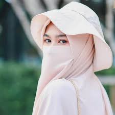 Alsa mengunggah foto dirinya tampil berhijab dan mencurahkan isi hatinya. 13 Kata Kata Muslimah Menyentuh Hati Quotes Inspirasi Wanita Sholehah