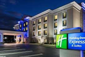 Holiday inn understands that sometimes plans unfortunately change and you need to cancel or postpone vacations. Controversial Video Showing Holiday Inn Express Employee Punching Himself During Argument With Customer Loyaltylobby