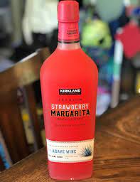drink strawberry margarita
