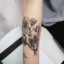 May 07, 2020 · daisy tattoo meaning like most symbols, daisies have several meanings and associations, depending on the culture and period in question. Top 107 Best Daisy Tattoos 2021 Inspiration Guide