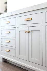 To achieve painted cabinets that you will really love, you need the right tools for the job. Guardian Cabinet Hardware Messing Cabinet Hardware Zieht Ein Integraler Bestandteil Unser Shaker Kitchen Cabinets Replacing Cabinets Sleek Kitchen Cabinets