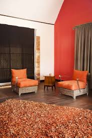 what color rug for an orange couch 8