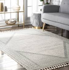 25 gorgeous rugs that go with grey couches