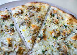 a clam pizza worth waiting for the