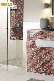 Badezimmer halbhoch gefliest mit bordüre : Mosaik Fliesen Ideen