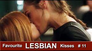 Kissing lesbi