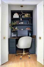 When you don't have a room to call your home office, figuring out where to put a desk can be a serious challenge. How To Turn A Closet Into An Office Nook Home Made By Carmona