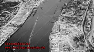 Blick vom rathaus über das zerstörte dresden 1945. Luftaufnahmen Bremen Luftbilder 1945 Historische Bilder Und Fotos Zweiter Weltkrieg Youtube