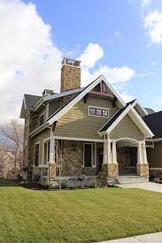 Home Exteriors Take Color Cues From Stone