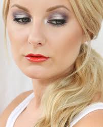 light pink makeup with red lips