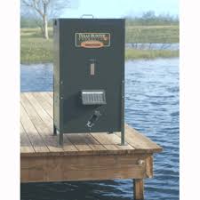There are automatic fish feeders out there on the market and brian gave one a try. Texas Hunter Products 425 Automatic Fish Feeder From Premier Feeders