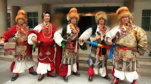 Tibet Clothing: See How Tibetan People Dress Differently from Others