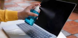clean a laptop screen with alcohol