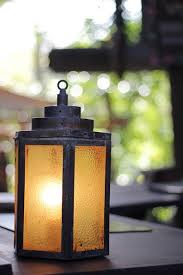 change light bulb in outdoor lantern