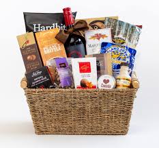 the canadian gift basket featuring