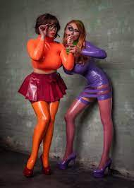 Velma and daphnie sophie anderson