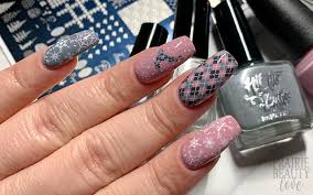 cozy pink grey argyle reindeer nails