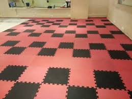 black interlock rubber floor tile for gym