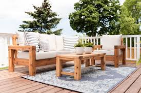 the perfect outdoor sofa free plans