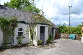 10 Adorable Irish Cottages You Can