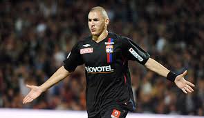 Karim benzema missed a penalty and hit the post but delivered a fine performance in his france rio ferdinand: Lyon Boss Verrat Karim Benzema Entschied Sich 2009 Gegen Transfer Zu Manchester United