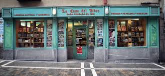 Casa del libro es tu especialista en libros español. La Casa Del Libro La Unica Libreria De La Calle Mas Internacional De Pamplona Casco Antiguo Pamplona