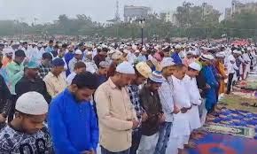 Eid-al-Adha 2023: पटना के गांधी मैदान में अदा की गई नमाज, अलर्ट मोड में  जिला प्रशासन - आंखें न्यूज़ 24, हिंदी न्यूज़,बिहार झारखंड, Aankhen News 24,  Aankhen Live News