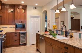 The high quality kitchen cabinets that this wood produces are the reason homeowners are willing to pay more for it, making cherry the most the wood boasts its natural streaks in a random fashion, promoting its beauty and accents. Gorgeous Kitchen Design Ideas For Cherry Cabinets