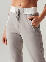 Blanc Noir Women's Crocodile-Knit Zip-Cuff Sweatpants