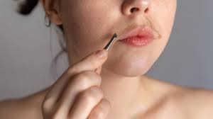 5 ways to remove upper lip hair at home