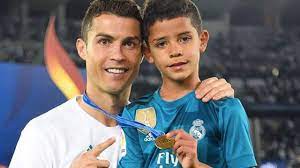 Cristiano Ronaldo'nun 9 yaşındaki oğlu rekorları altüst ediyor - Internet  Haber
