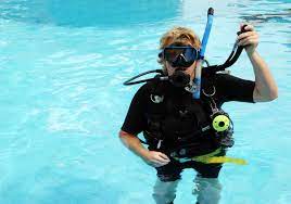 safe scuba diving scuba diver