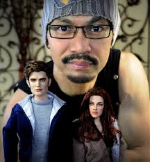 Resultado de imagen de famosos con sus muñecos