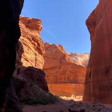 This hike starts at the buckskin gulch trailhead, continues along the buckskin gulch for a couple miles, and then quickly exits at the wire pass trailhead. 11 Tips For Hiking Utah S Buckskin Gulch Travelawaits