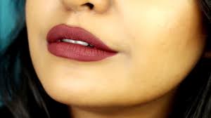 apply liquid lipstick without lip liner