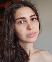 can women look hot without makeup