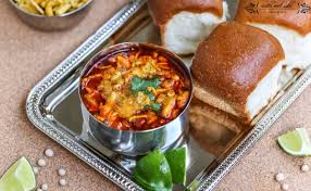 Also, i have prepared misal pav less spicy. Onion Gsrlic Powder For Misal Pav Misal Pav Recipe My Tasty Curry It Tastes Many Times Of Burnt Caramelized Garlic Onions And Red Chilly Powder And Is Created As