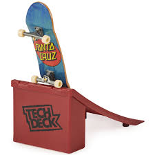 Get those fingers going, and riding all around the house, where every household item becomes a new fingerboarding challenge! Tech Deck Street Hits 3 Teck Deck Fingerboards Ramps And Containers Skatehut